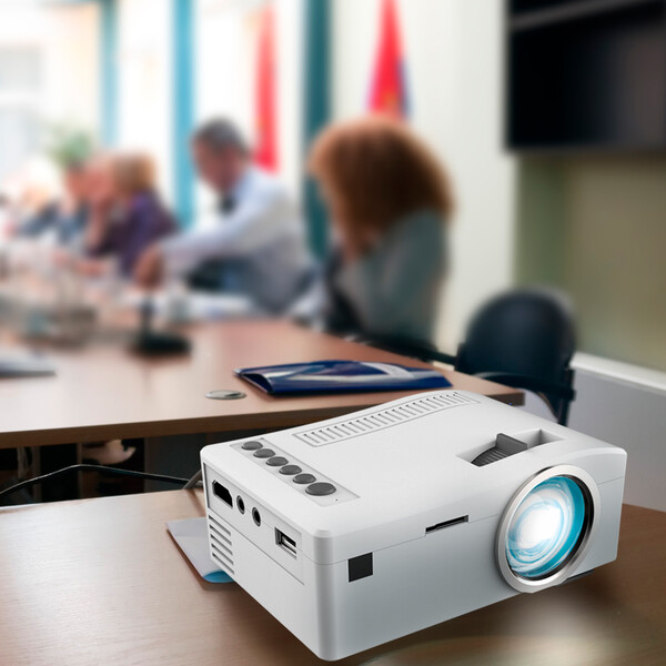Portabler Multimedia-LED-Beamer Weiß
