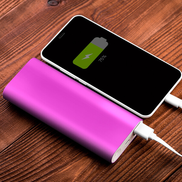 16000 mAh Powerbank aus Aluminium Pink mit 1m Micro USB Kabel