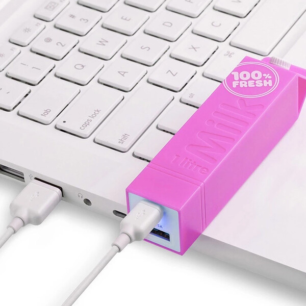 2600mAh Mini Powerbank Milch Karton in Pink mit 1m Lightning Kabel