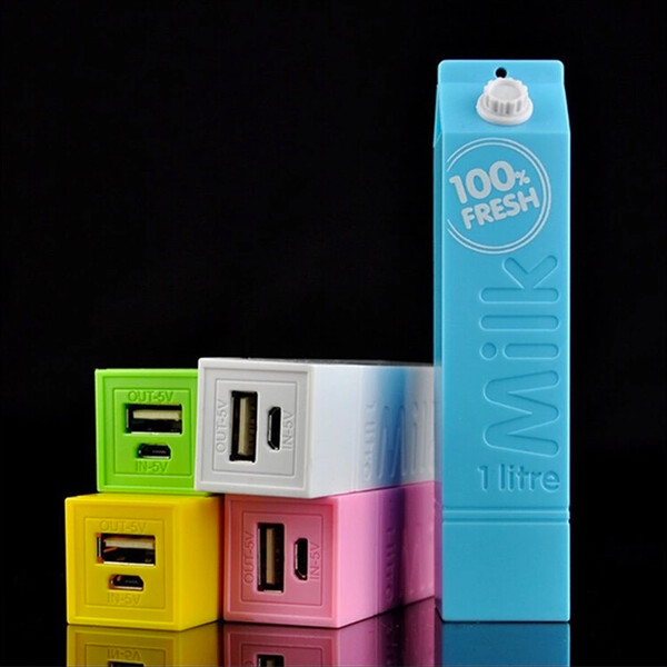 2600mAh Mini Powerbank Milch Karton in Blau mit 1m Micro USB Kabel